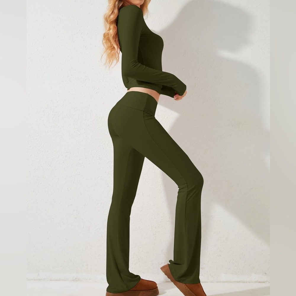 Icobid Womens Flared Yoga Pants and Long Sleeve Set - Picture 2 of 5